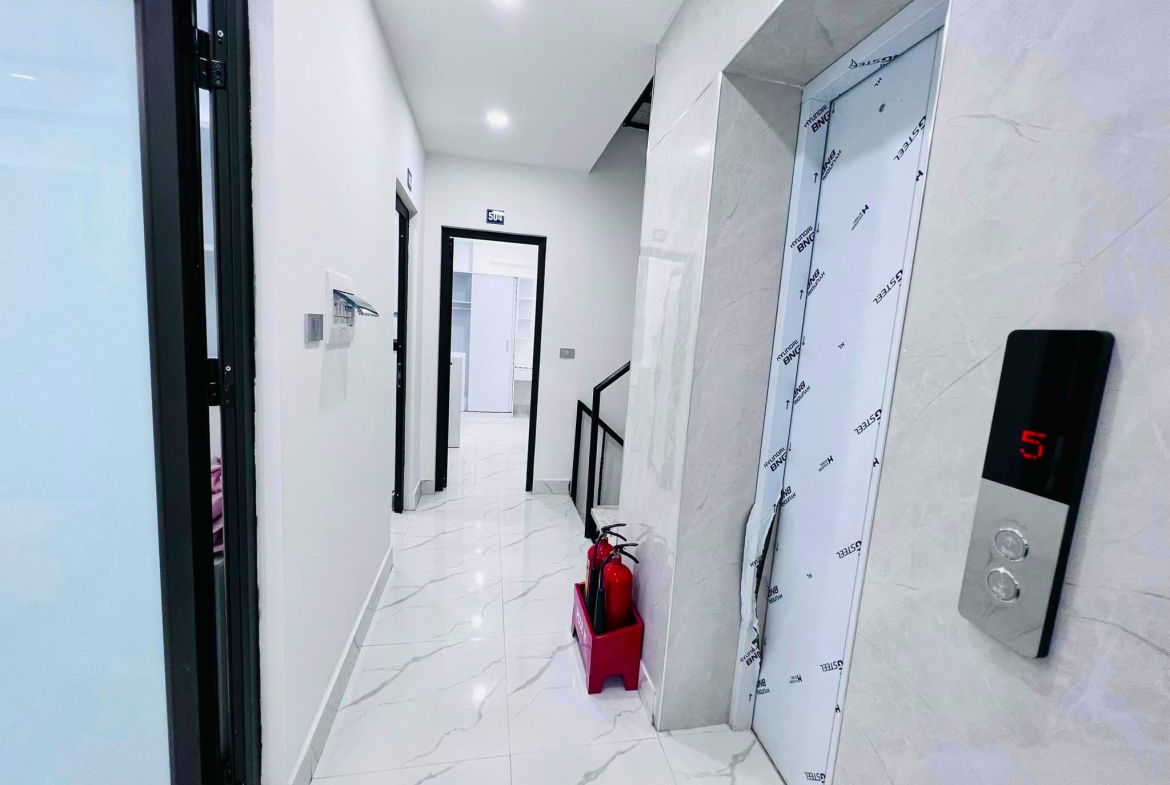 z5654330429825_1f41918595714e8b9900c4852a8809bf