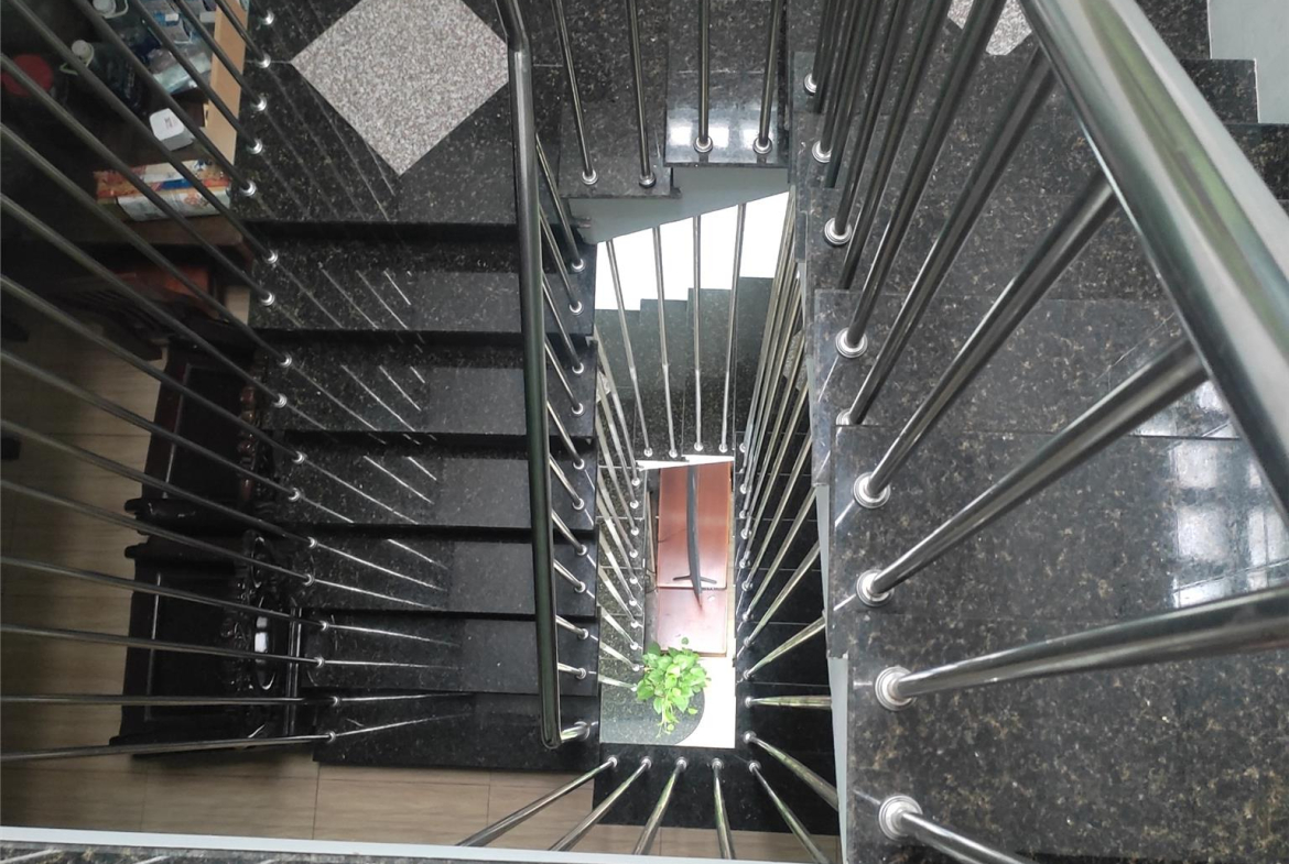 z5662583460040_dfe770106e3a60a2a9c85c5a3444f260