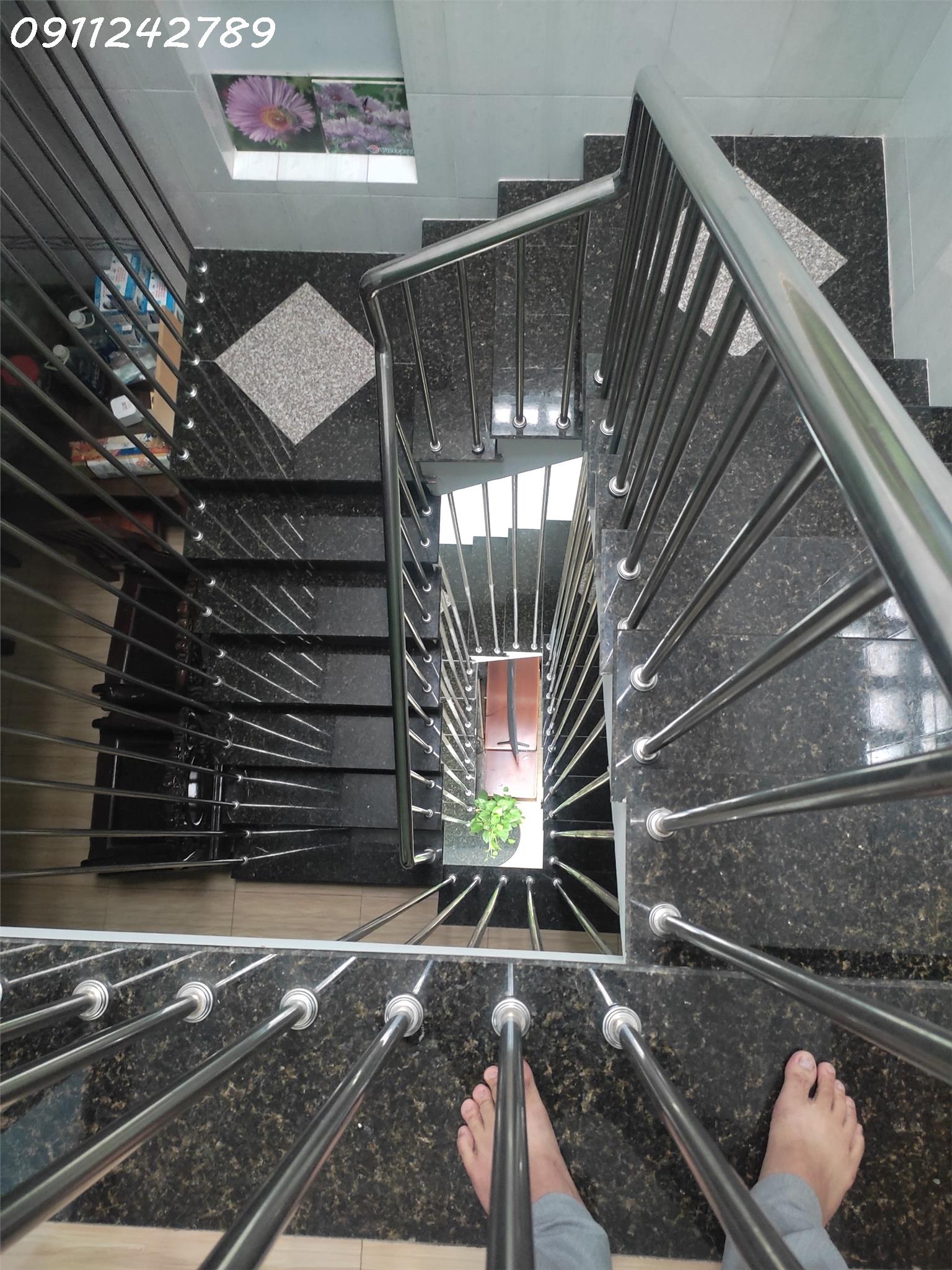 z5662583460040_dfe770106e3a60a2a9c85c5a3444f260