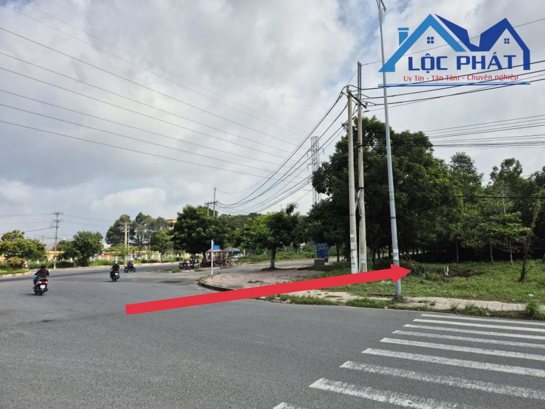 z5663771810721_0a14511a4244e453f0b41ee059bc4de1