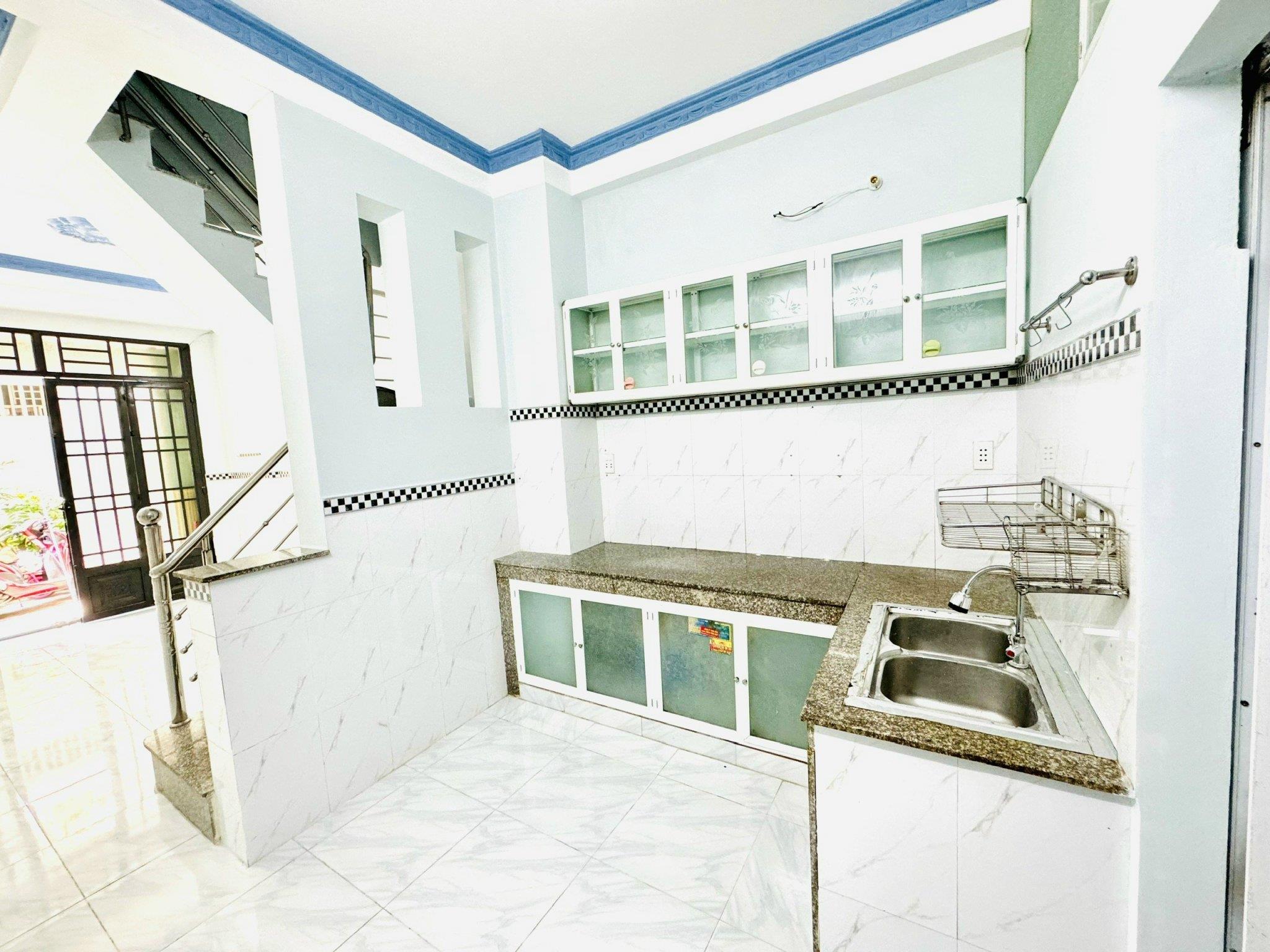 z5663848179246_c52ddef86cff58e49b831d6821d4aa21