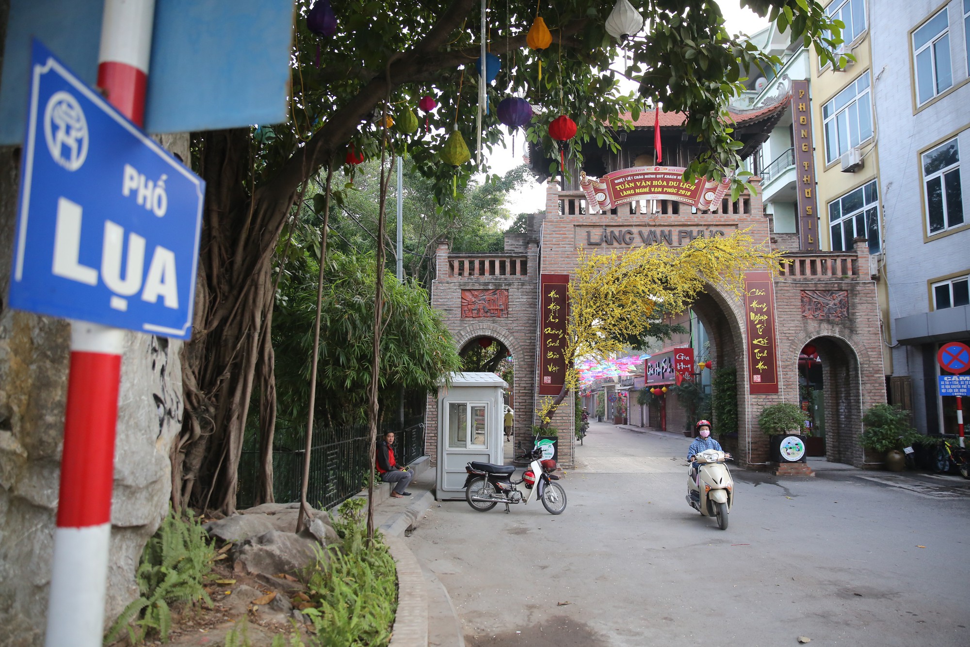 z5674466387755_edb728581af032c6c3510c3b79cb0593