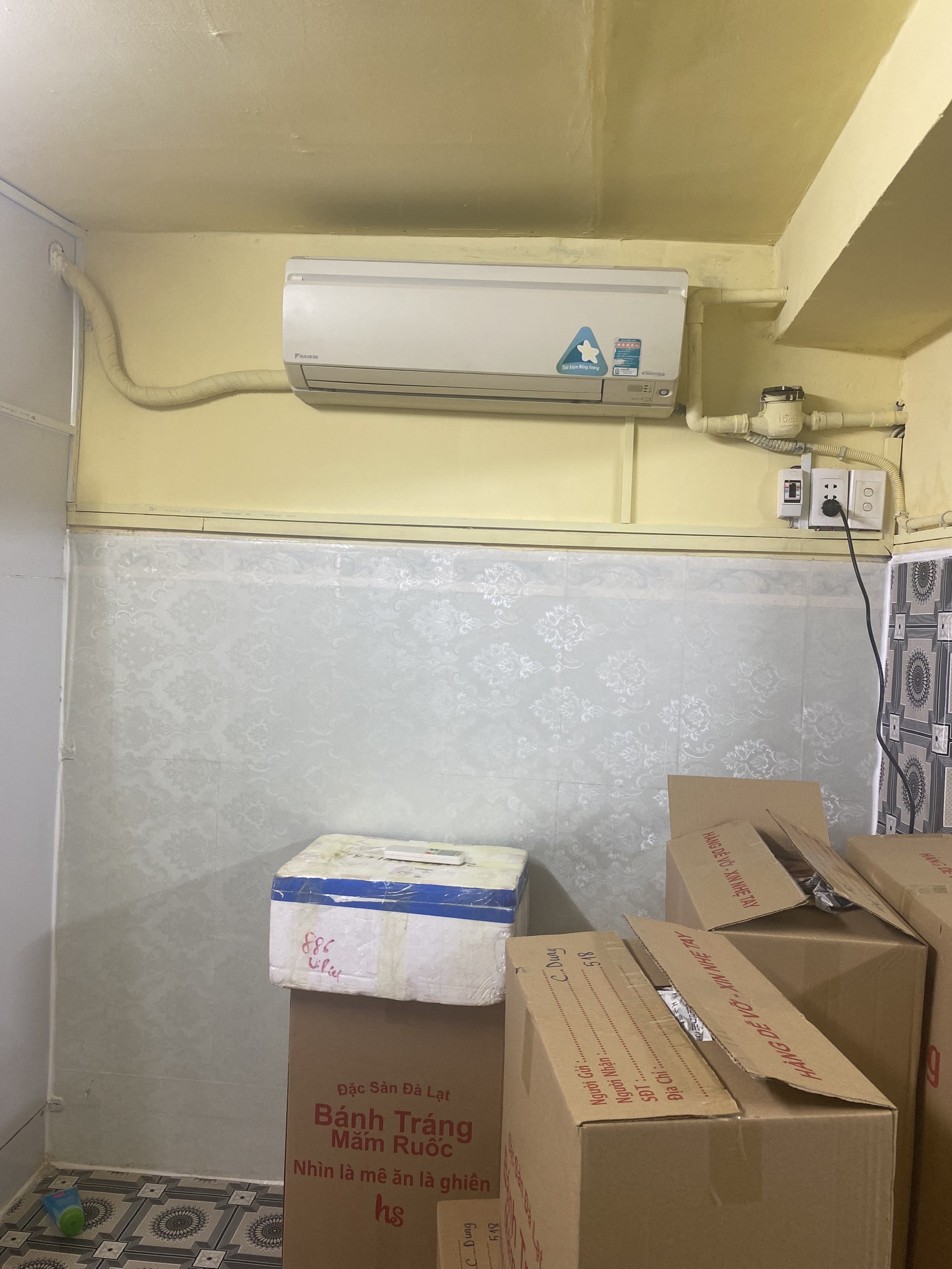 z5682693481459_98752bca633c0c8c936e43b77f94f48d