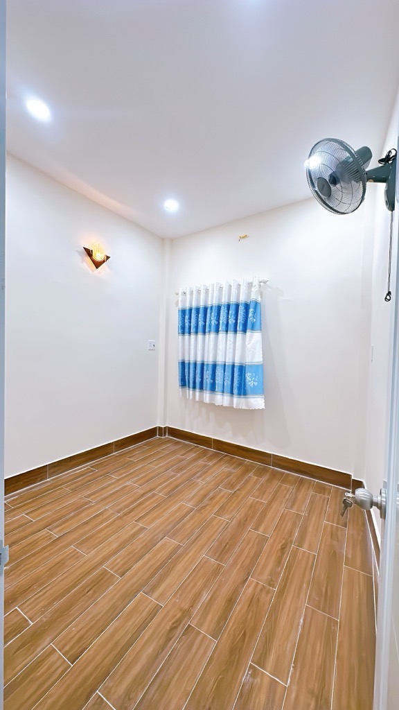 z5683278732829_3f5c9c8261d449520d83b3de1cc339ee