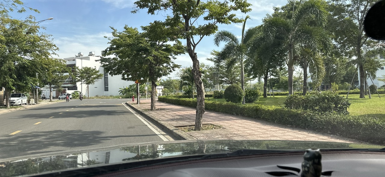 z5684991107827_3b1a5f2de415438893daf433ec4e750a