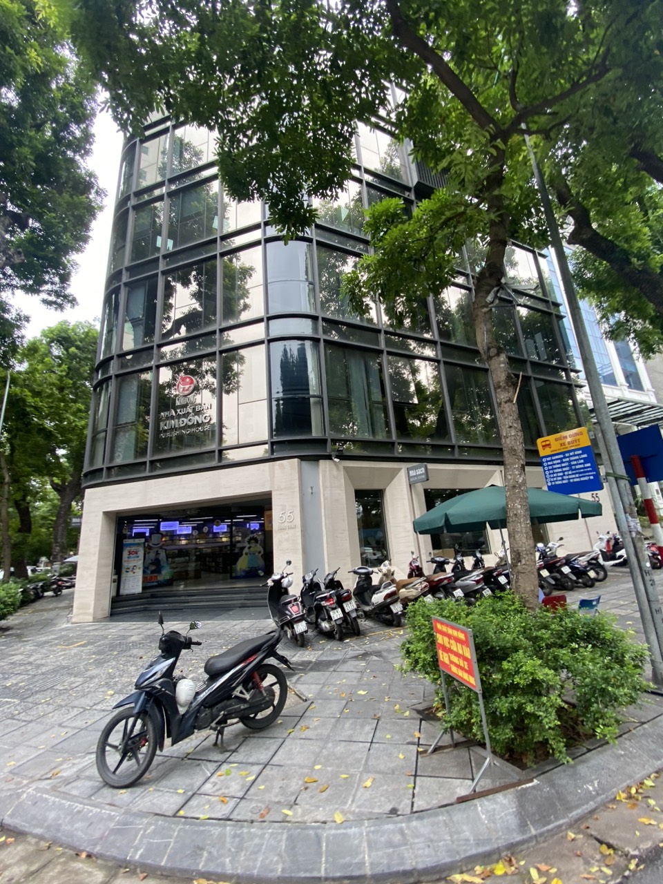 z5685449217009_92cba5c91c3a00f7a5df16b276ef3df7