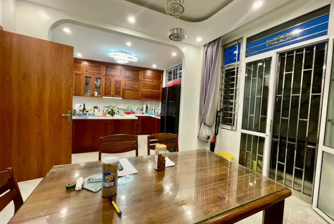 1dcde644-bfb9-48f0-8872-f273746957a9