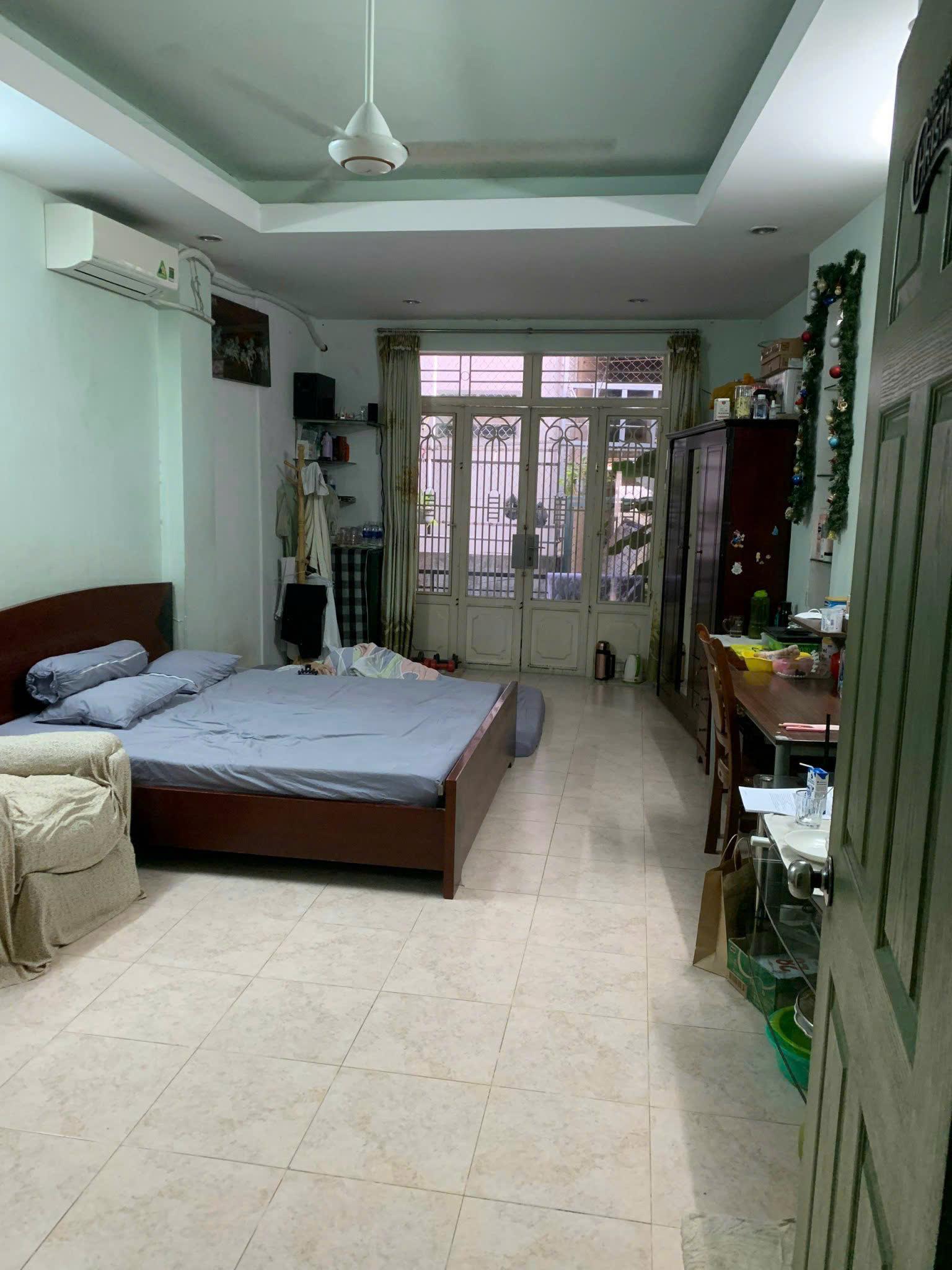 2000575035_3a6a3abf-4247-4c1f-db6e-08dc544b2d46_