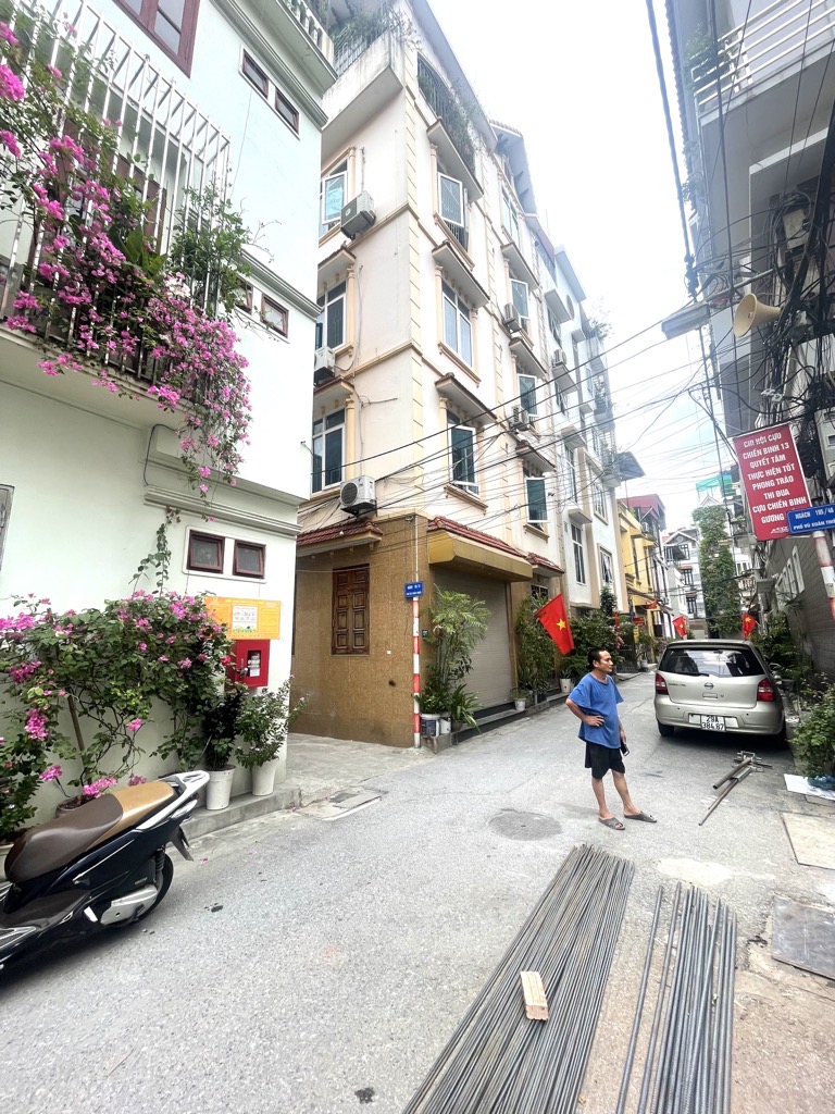 27pp-7EB508EB-m05gkdbc_11_m05gkdop