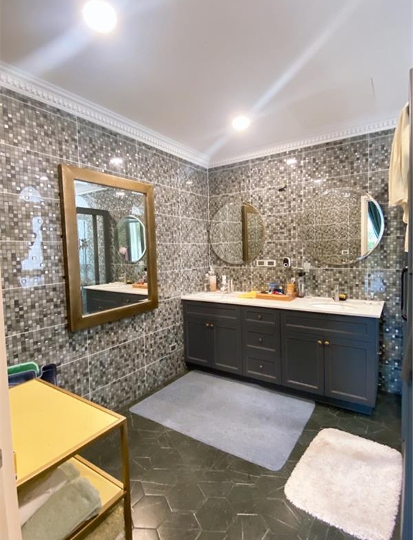 2w7o-C2DAAF9C-lzwlvvnd_20_lzwlvw0c