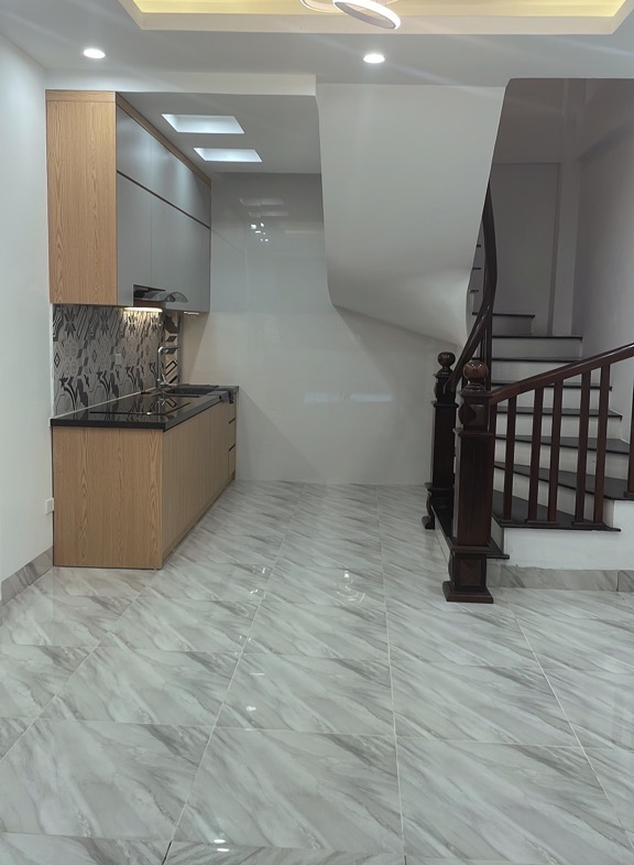 2y5l-B5664F8F-lzuuzl9t_9_lzuuzlgo