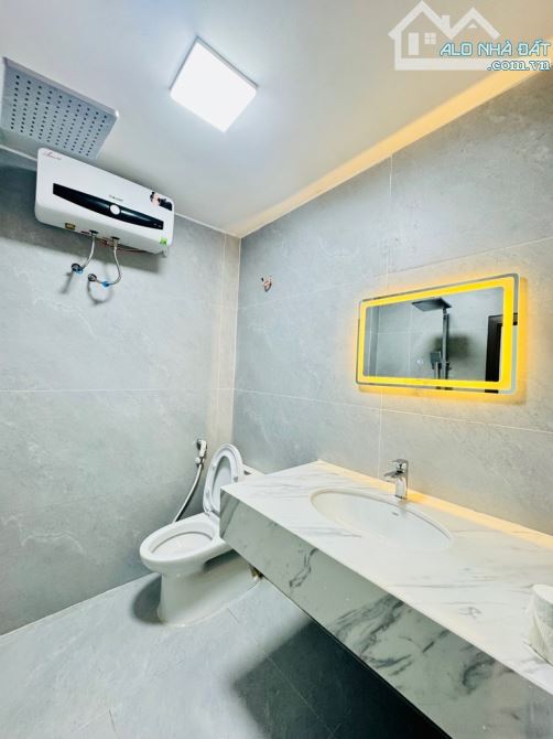 314926057-5605-ban-nha-mat-tien-ha-noi