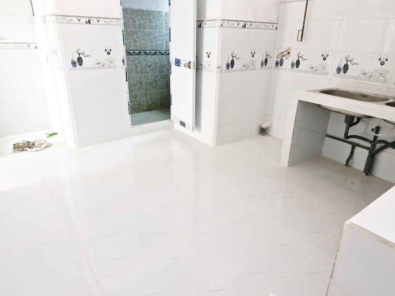 999301e38b202f7e763123