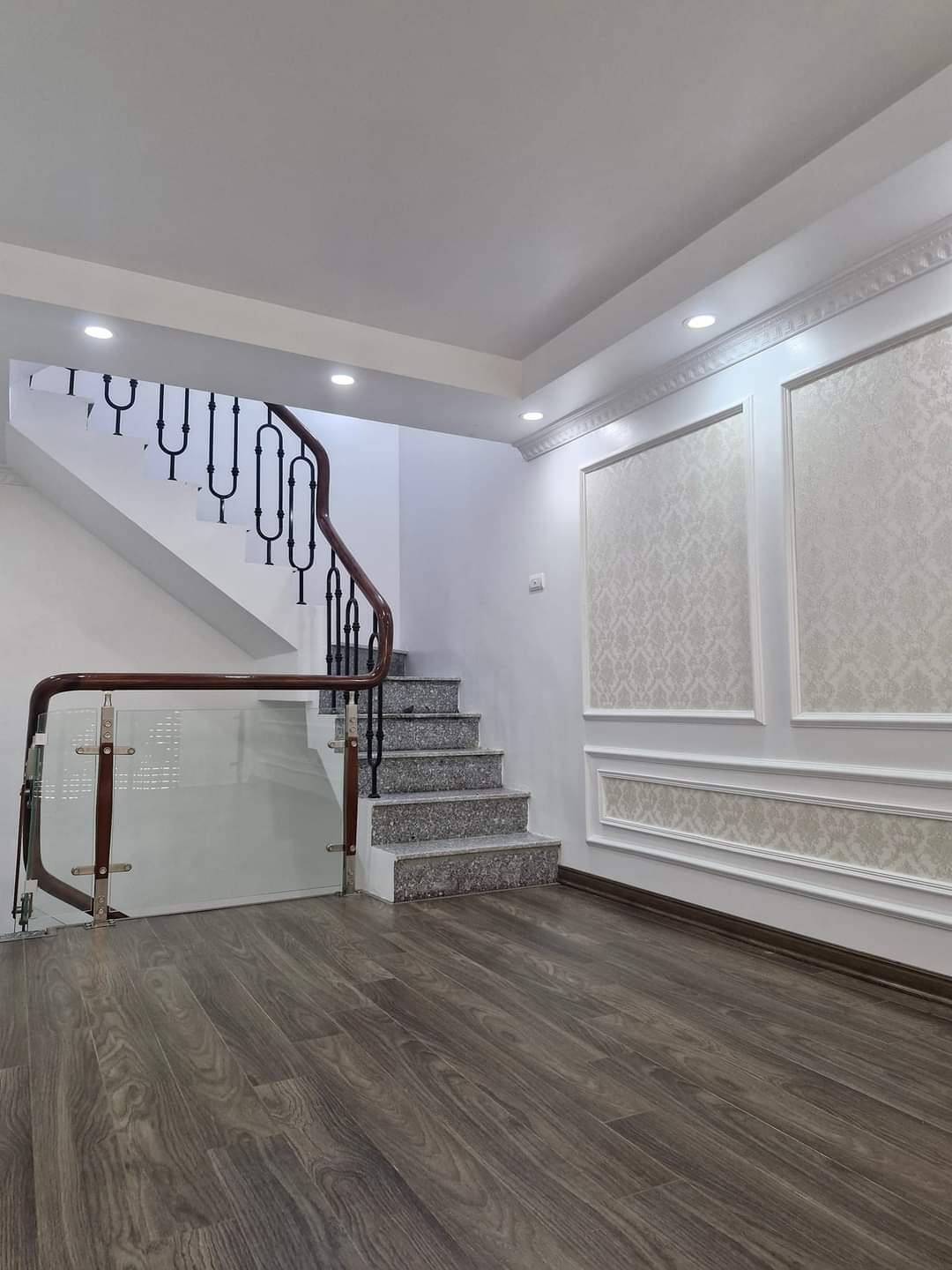 Ban-nha-Truong-Dinh-ngo-o-to (1)