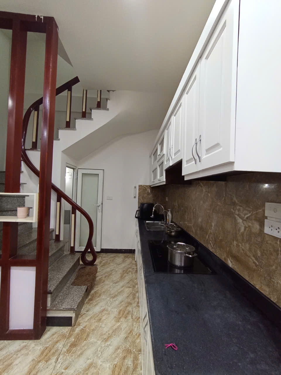 Ban_nha_rieng_nguyen_can_linh_nam_hoang_mai (1)