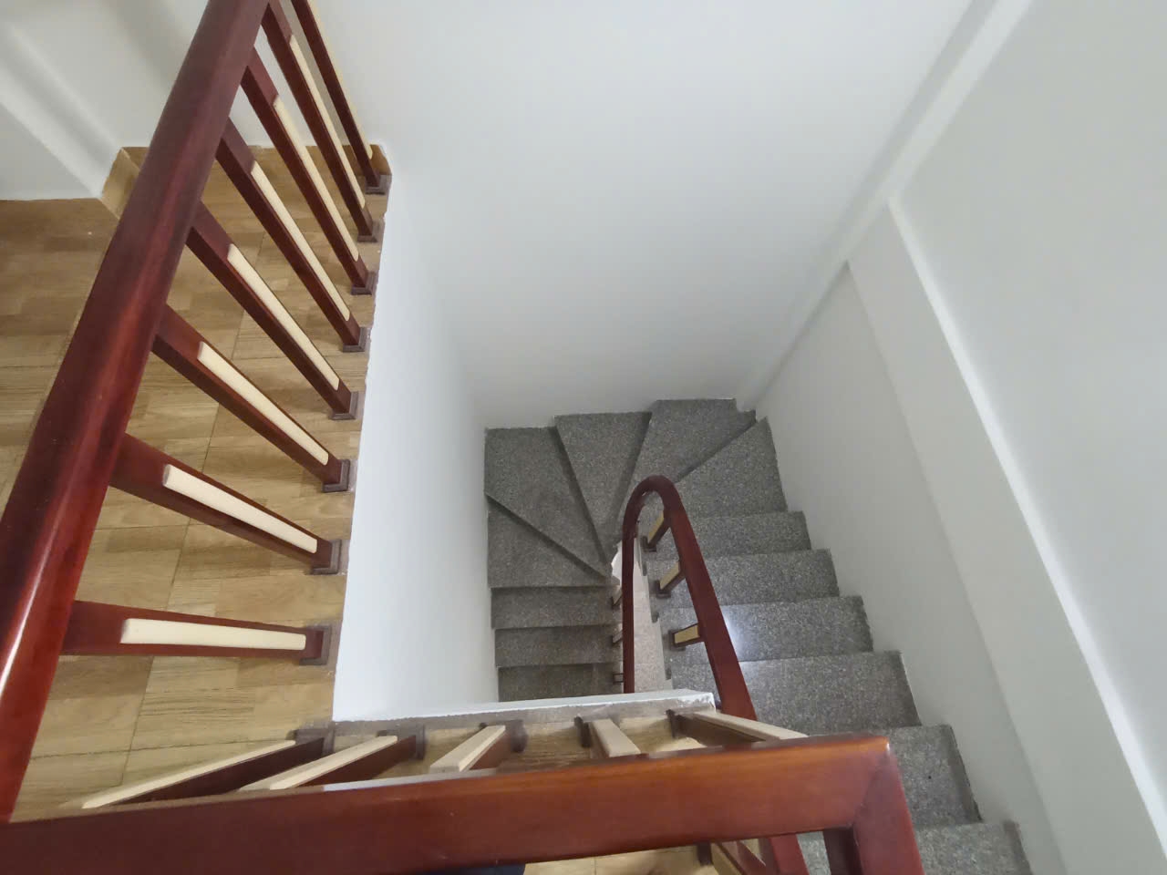 Ban_nha_rieng_nguyen_can_linh_nam_hoang_mai (5)