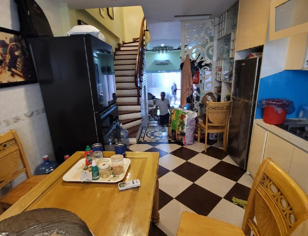 a8j-651BA319-lzlhvv88_2_lzlhvv9a