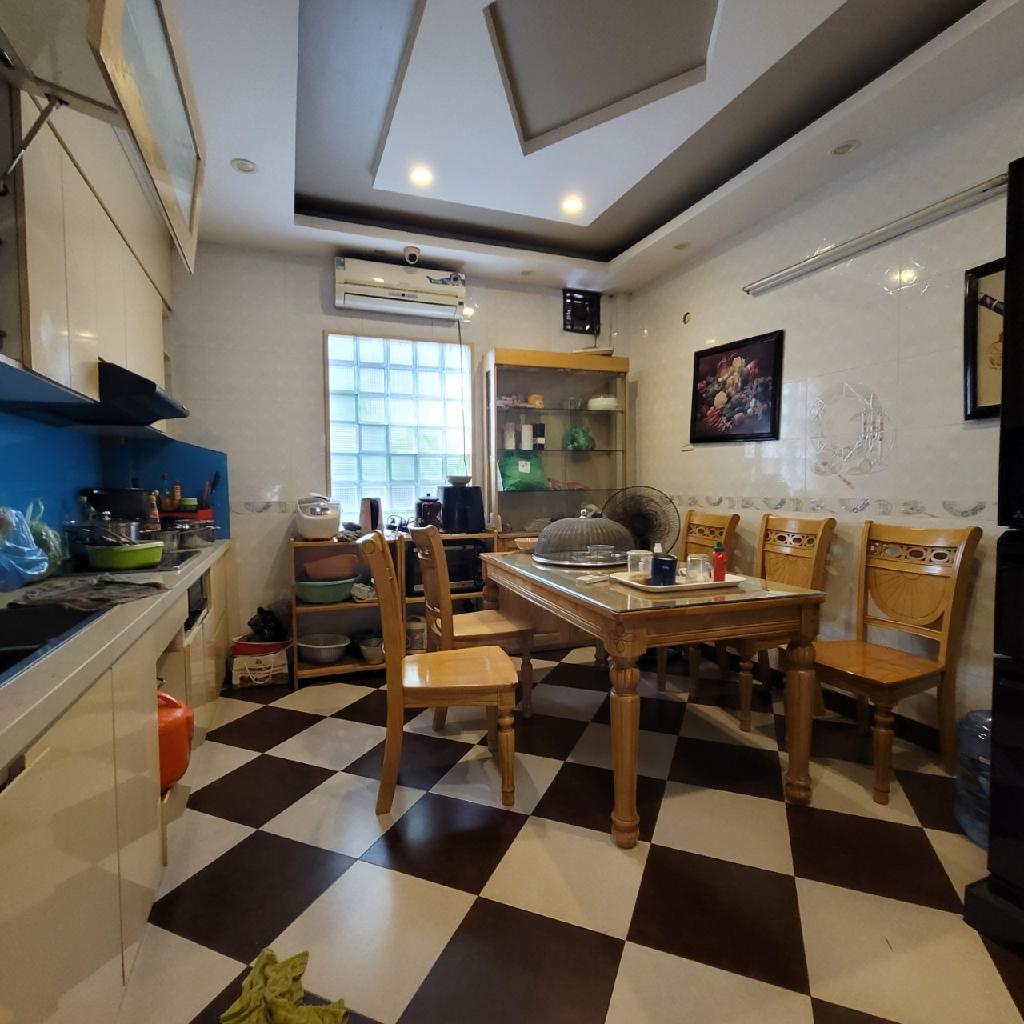 a8j-651BA319-lzlhvv88_3_lzlhvv9z