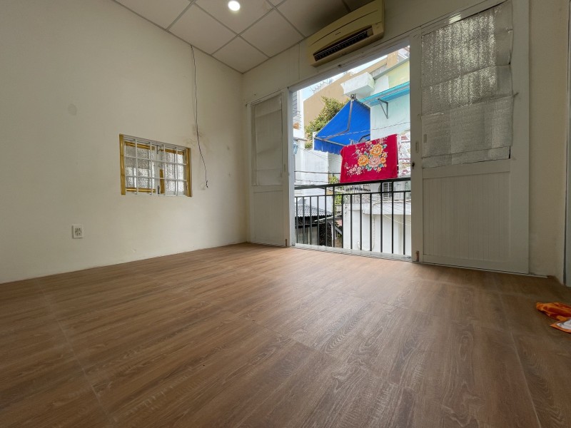 ban-nha-le-hoang-phai-04