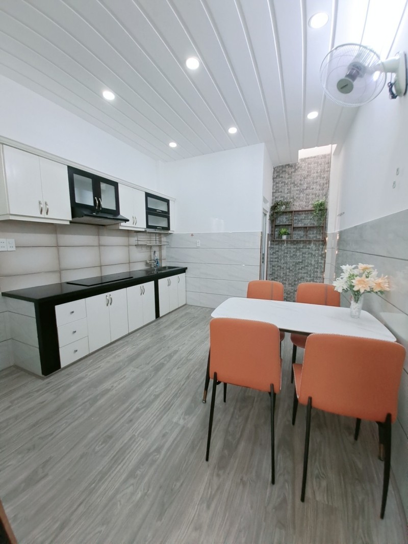 ban-nha-le-van-tho-04