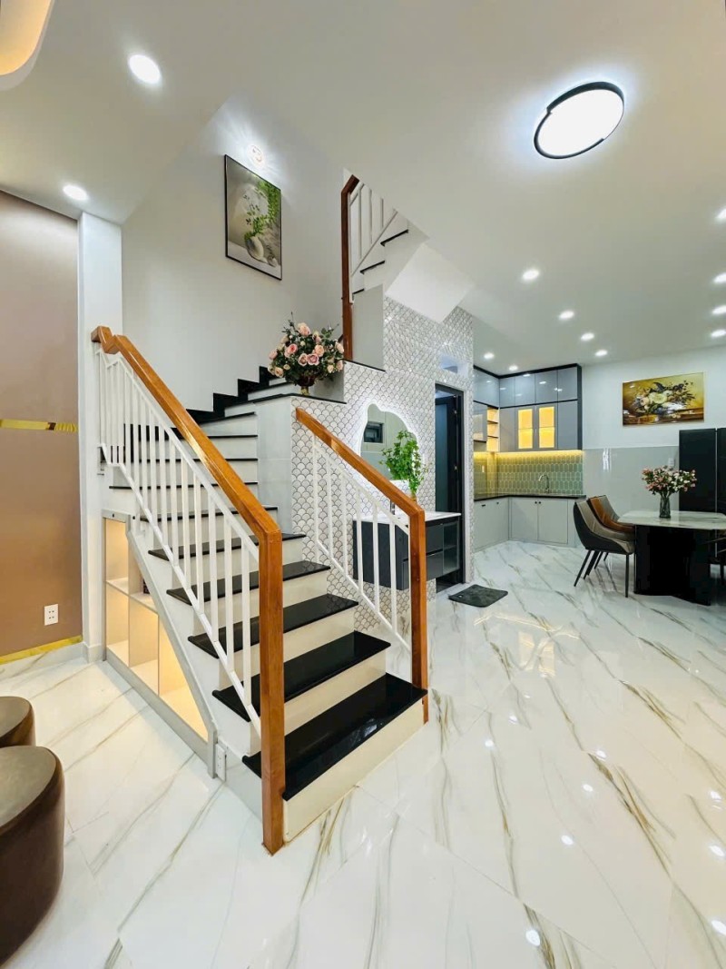 ban-nha-nguyen-van-khoi-03