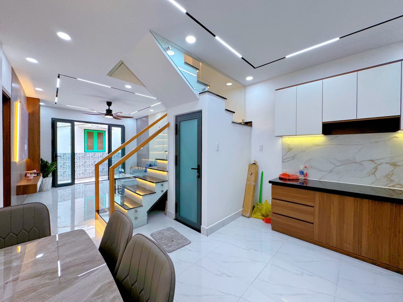 ban-nha-pham-van-tri-03