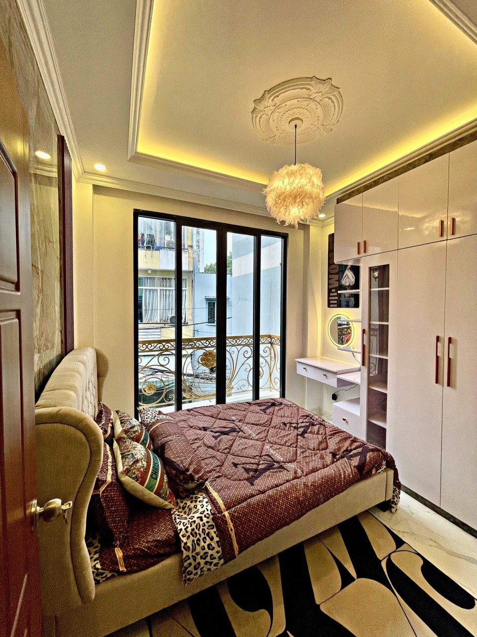 ban-nha-quan-10-gia-tot-0357813499-xe-hoi-do-cua-1