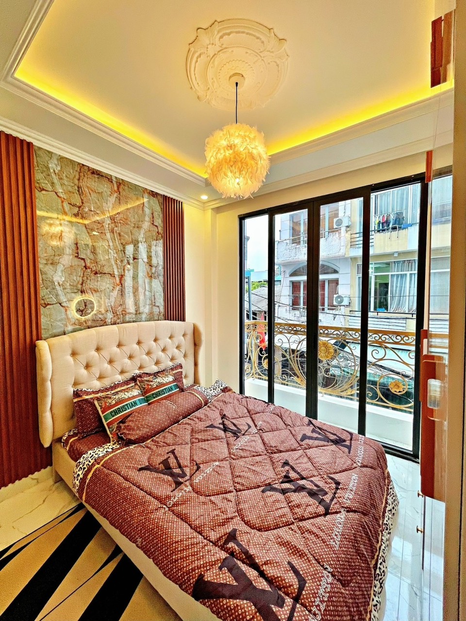 ban-nha-quan-10-gia-tot-0357813499-xe-hoi-do-cua-13