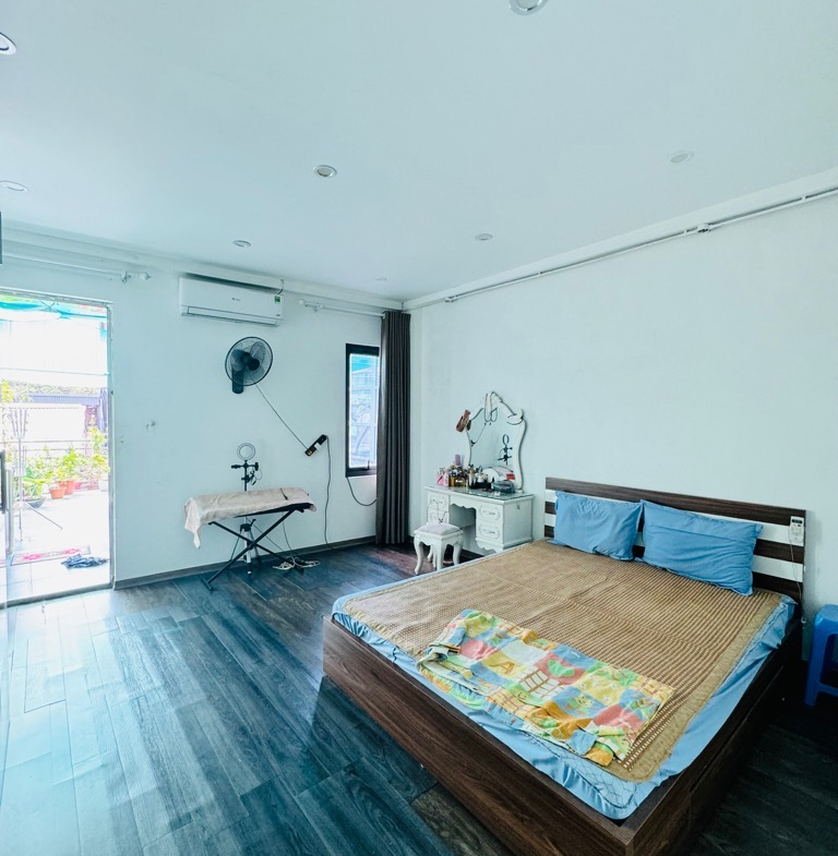 djv-CDA92F8D-m024gqqv_22_m024gr3f