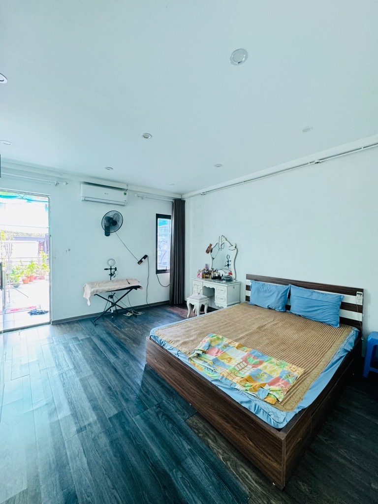 djv-CDA92F8D-m024gqqv_22_m024gr3f