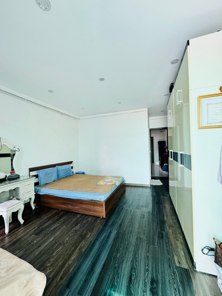 djv-CDA92F8D-m024gqqv_25_m024gr58