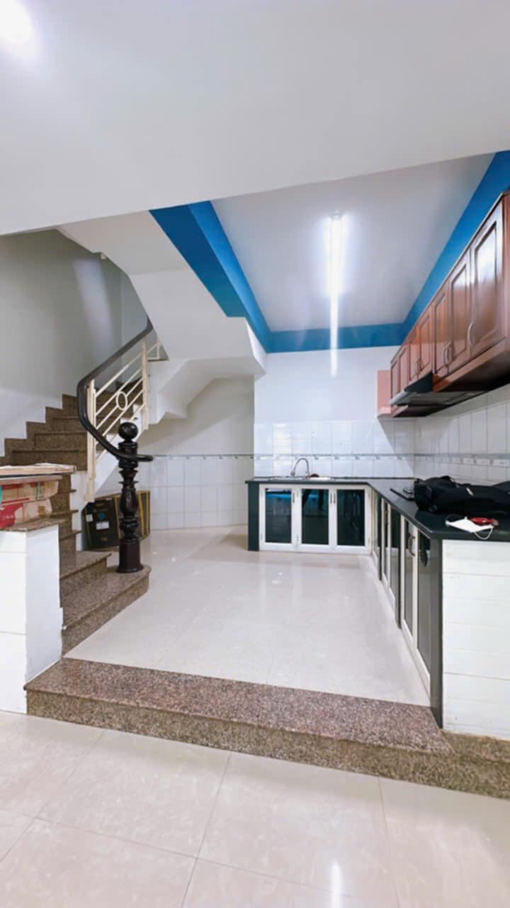 ec6e5a0a-1e71-4d1d-8e2b-fdf45e95f17a