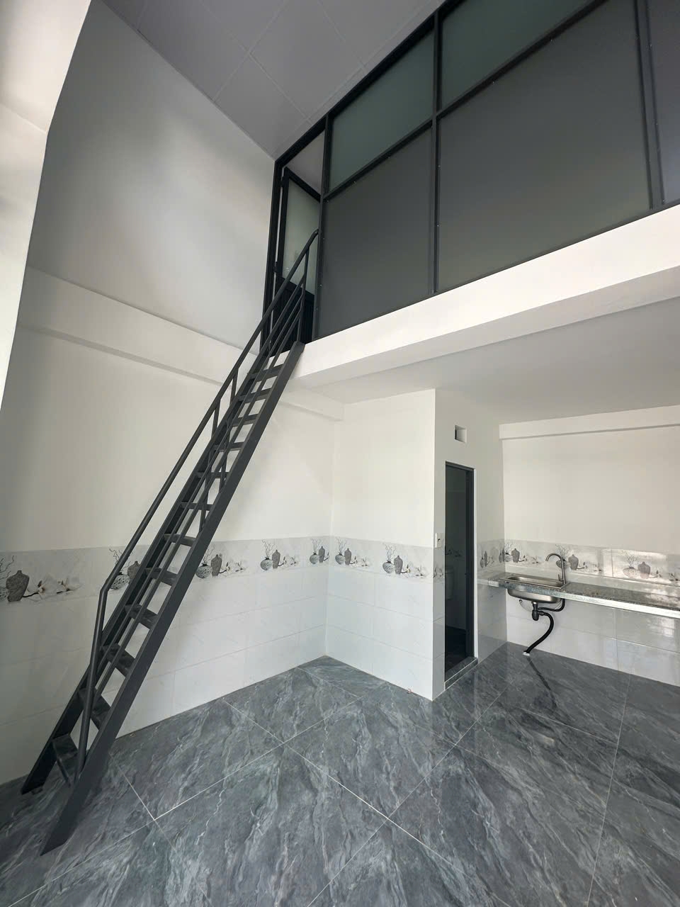 fe2316e5d21676482f0796