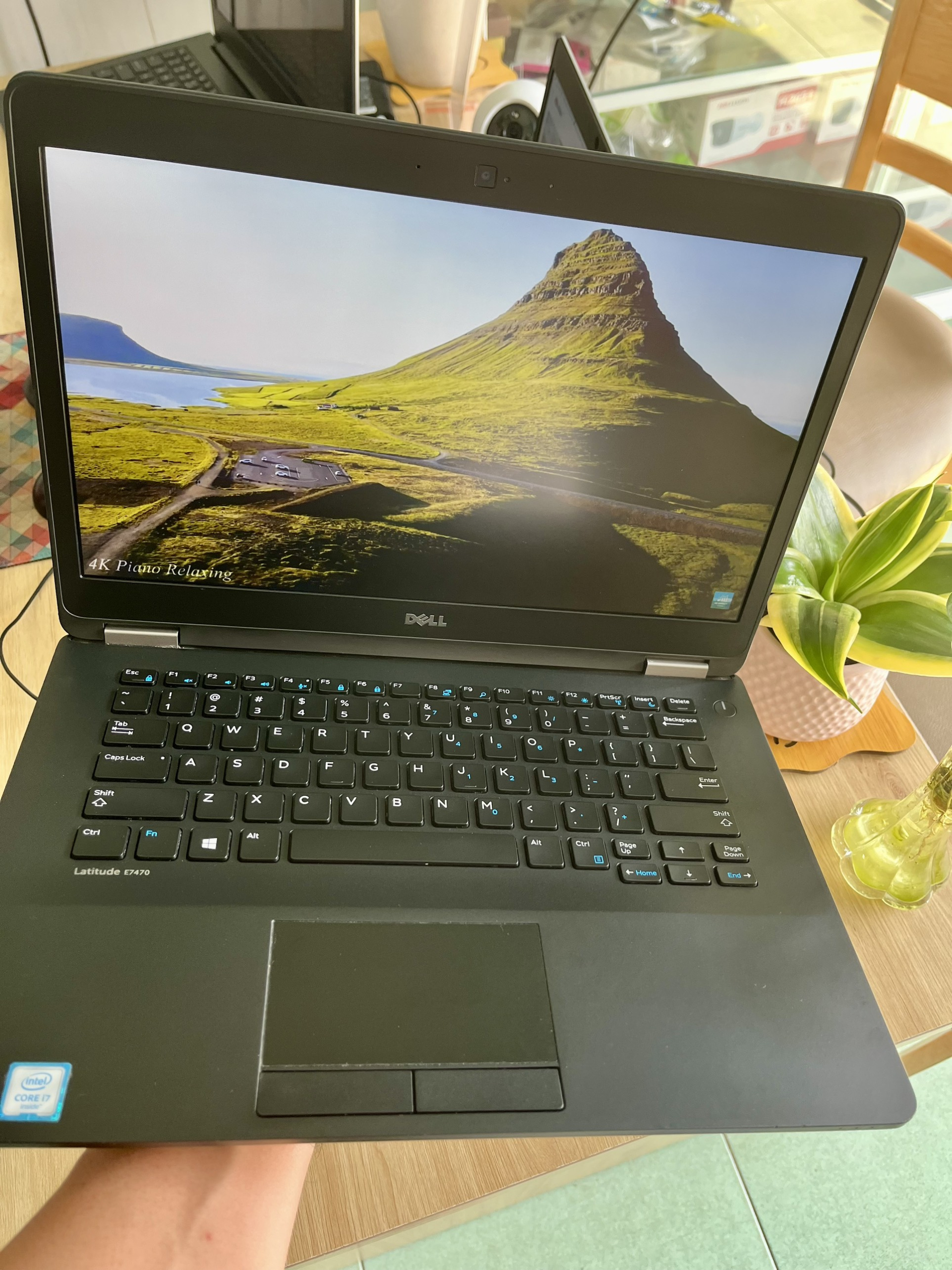 laptop-dell-latitude-7470-i7-ram-8g-ssd-256g-man-hinh-14-inch-lenguyenpc