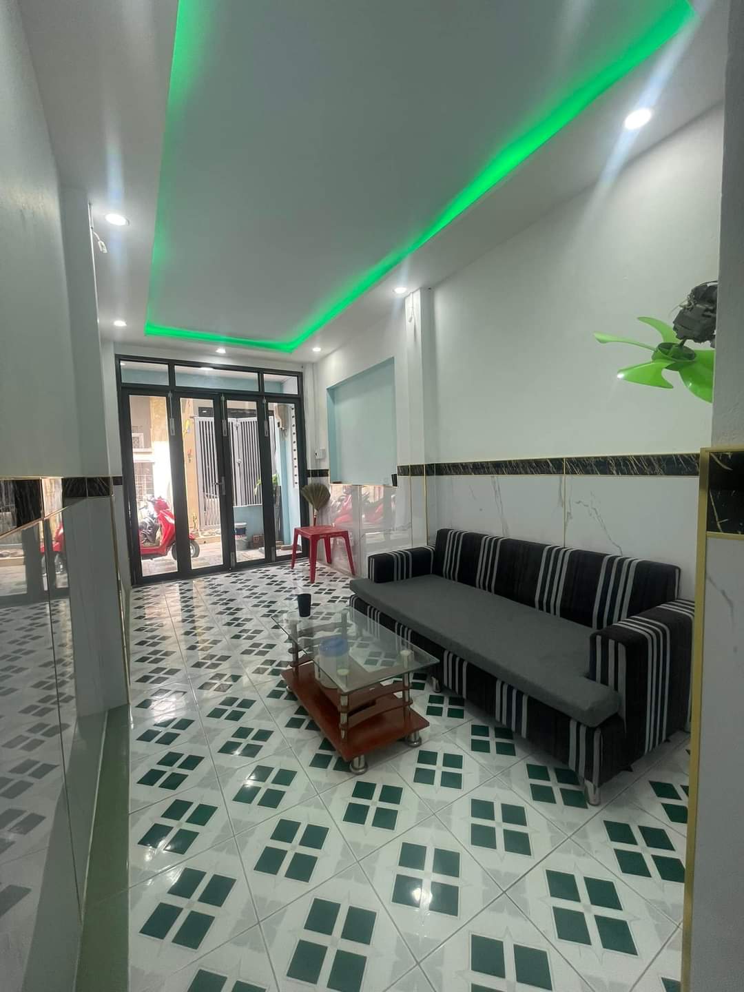 z5453141848419_0c379703104933fc4b5b5be5a8bced7f