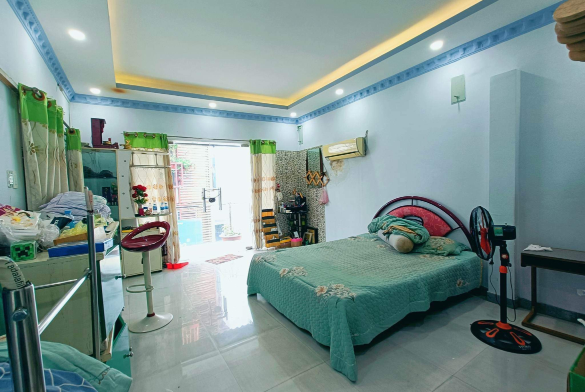 z5540920092253_45c736f1c114e4df496247a1feefe628