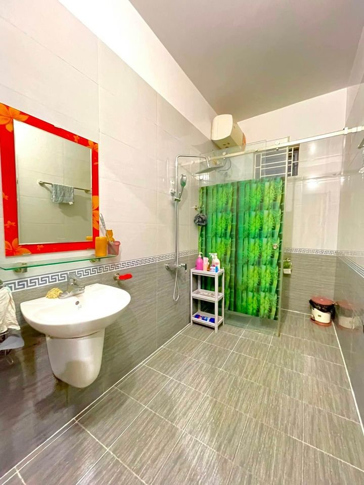 z5554424886821_514c4c16c1e23c4e4b925615700c560f