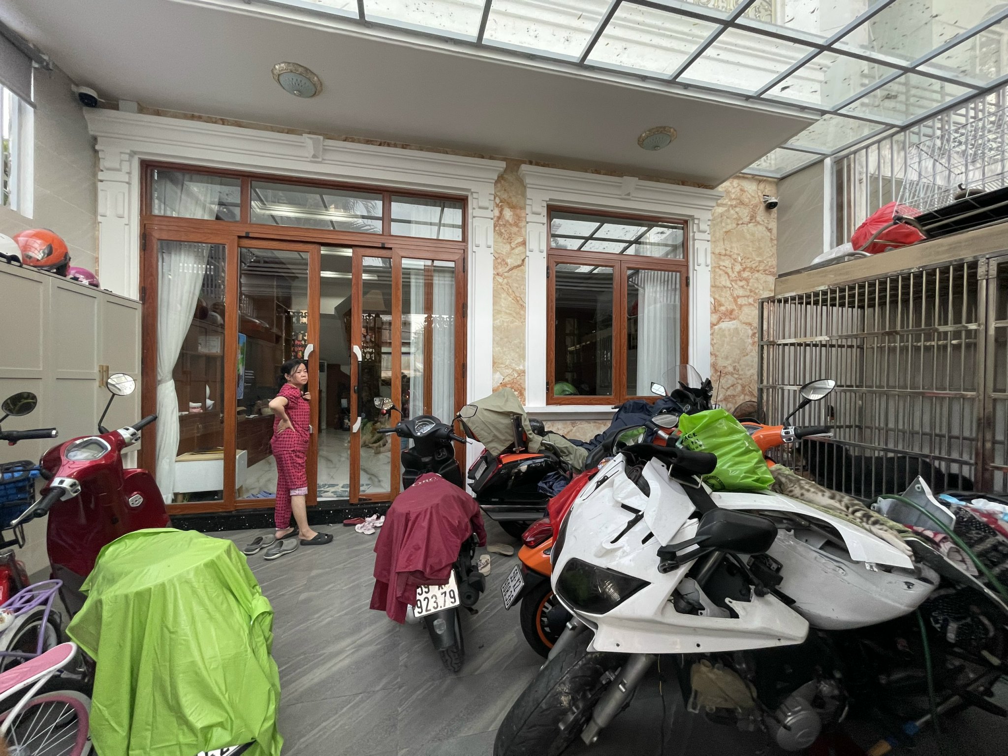 z5606317844005_296fe2a062cd2cb28735c1d52963e78a