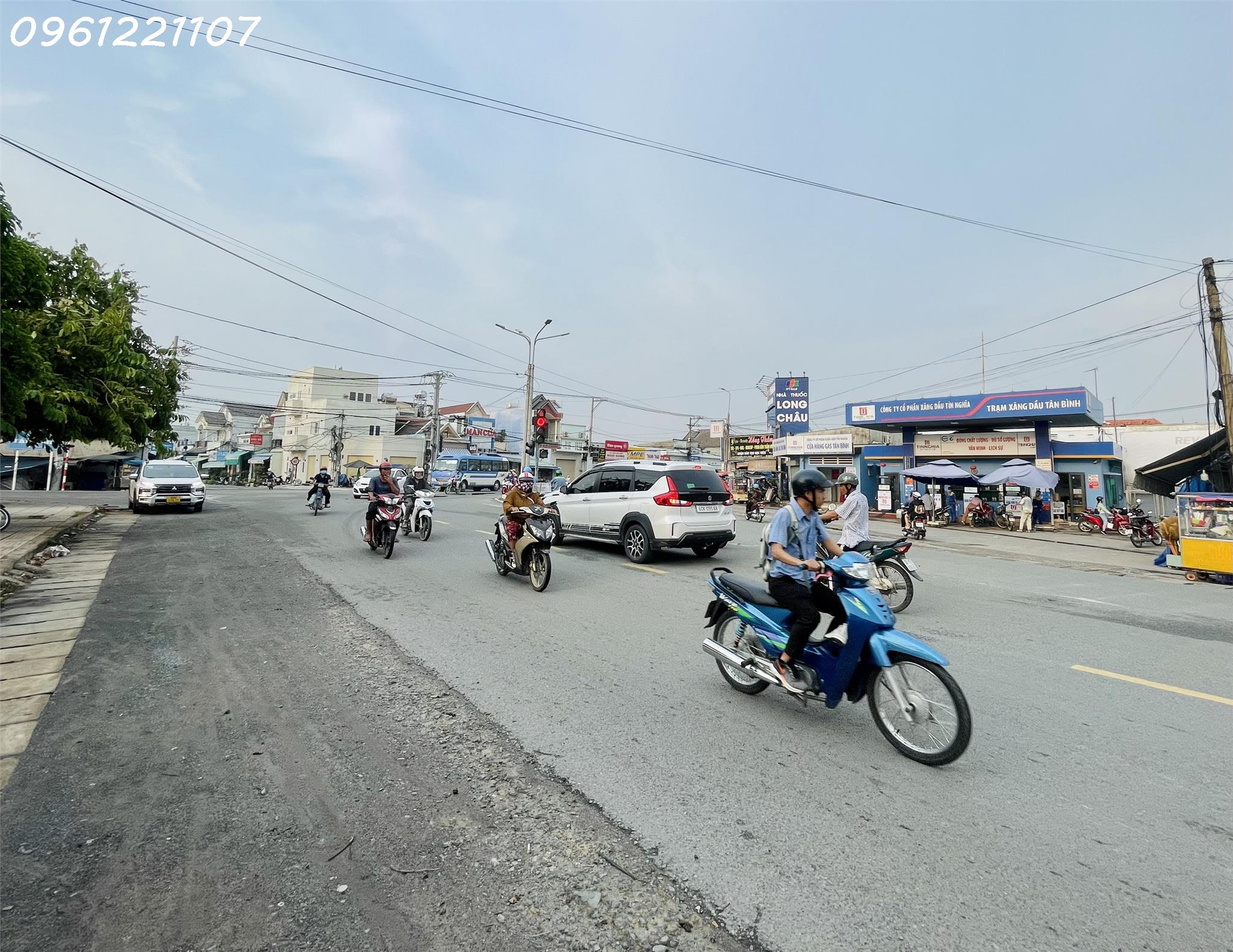 z5664453955638_92b43dd414b5046de73fac7f6d04807f