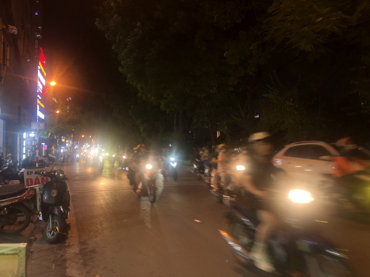 z5684531299973_c14ac4e6db556090b33bac63b389e62aLang