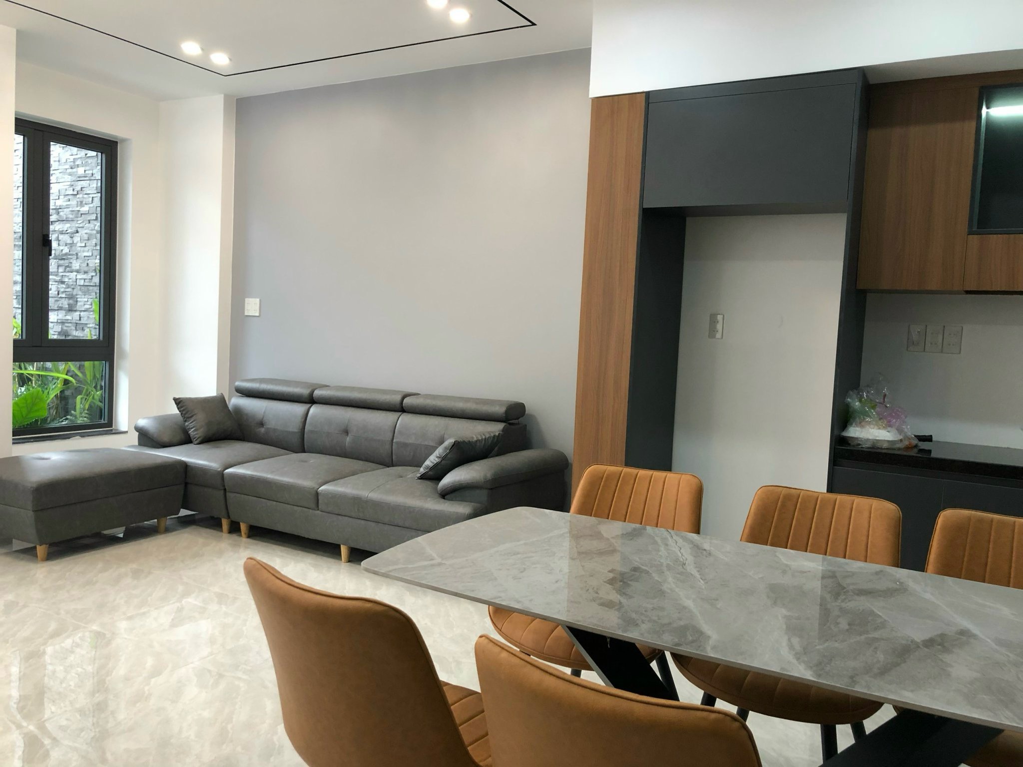 z5687499840161_21d612cd4da3c2d06177e99c94c86141