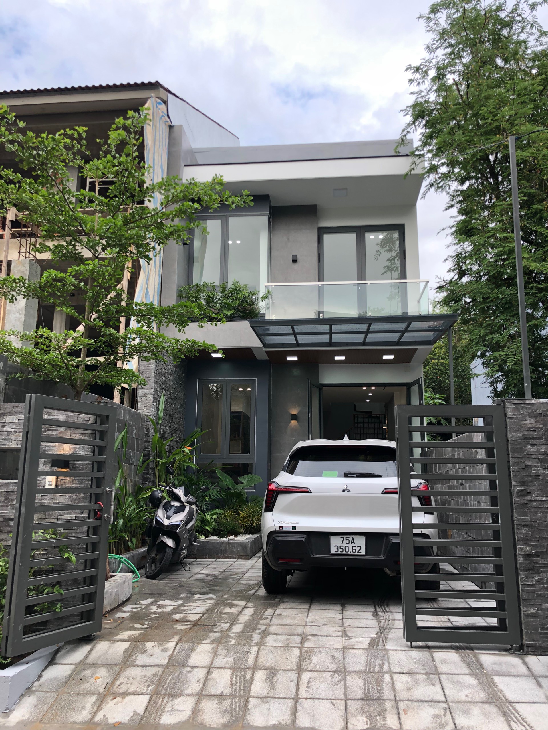 z5687499855266_d9bd45f5e84ba51da46369bcdb3ecd7c