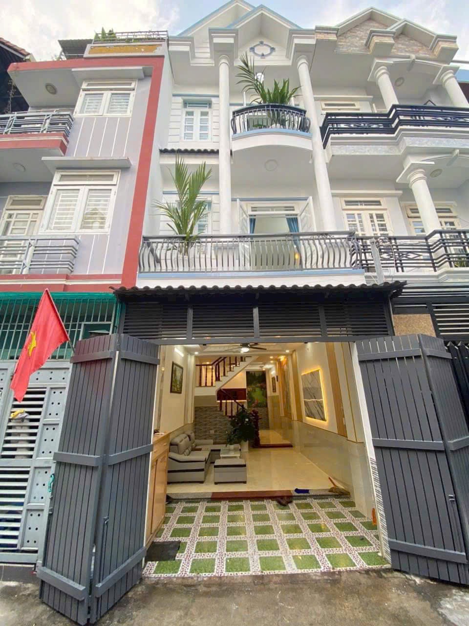 z5690227824375_4329026ef16cde69d05f92cf6df297f5