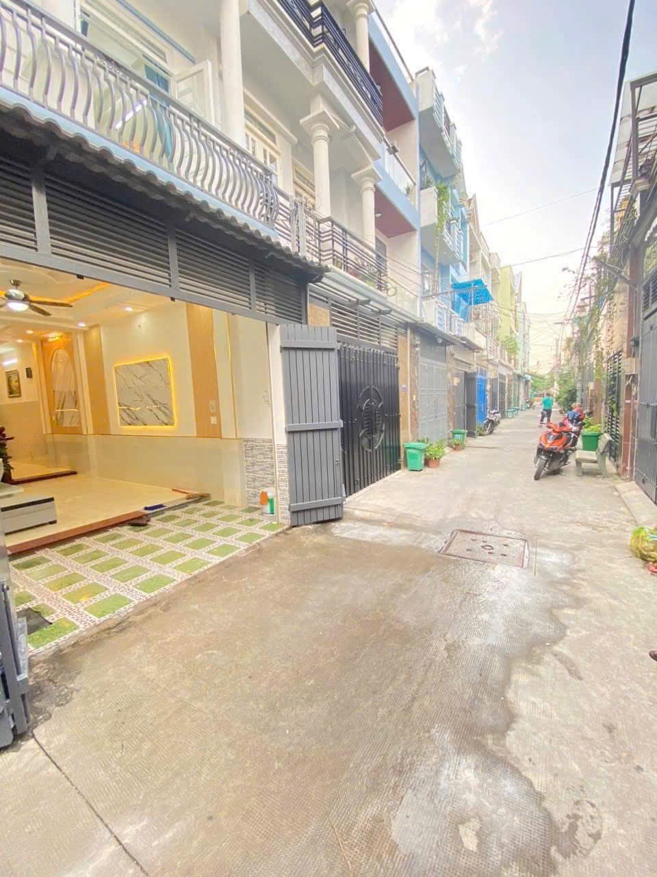 z5690227842412_135199576611d8db3a6bbeffe6105ab9