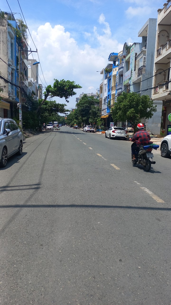 z5690833163883_d4c97ddc10ad49ea6b4778bc4dc5e4be