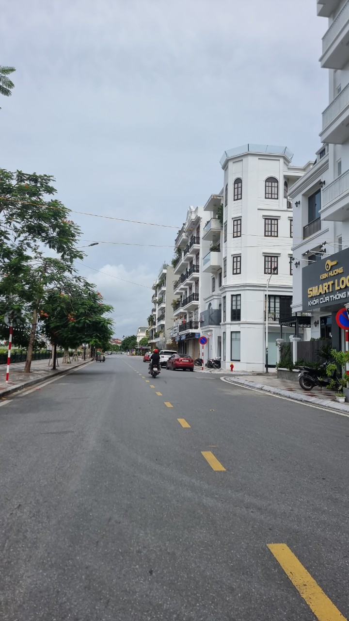 z5703864112255_1225352177bdf2b6cef7c1f8be416166