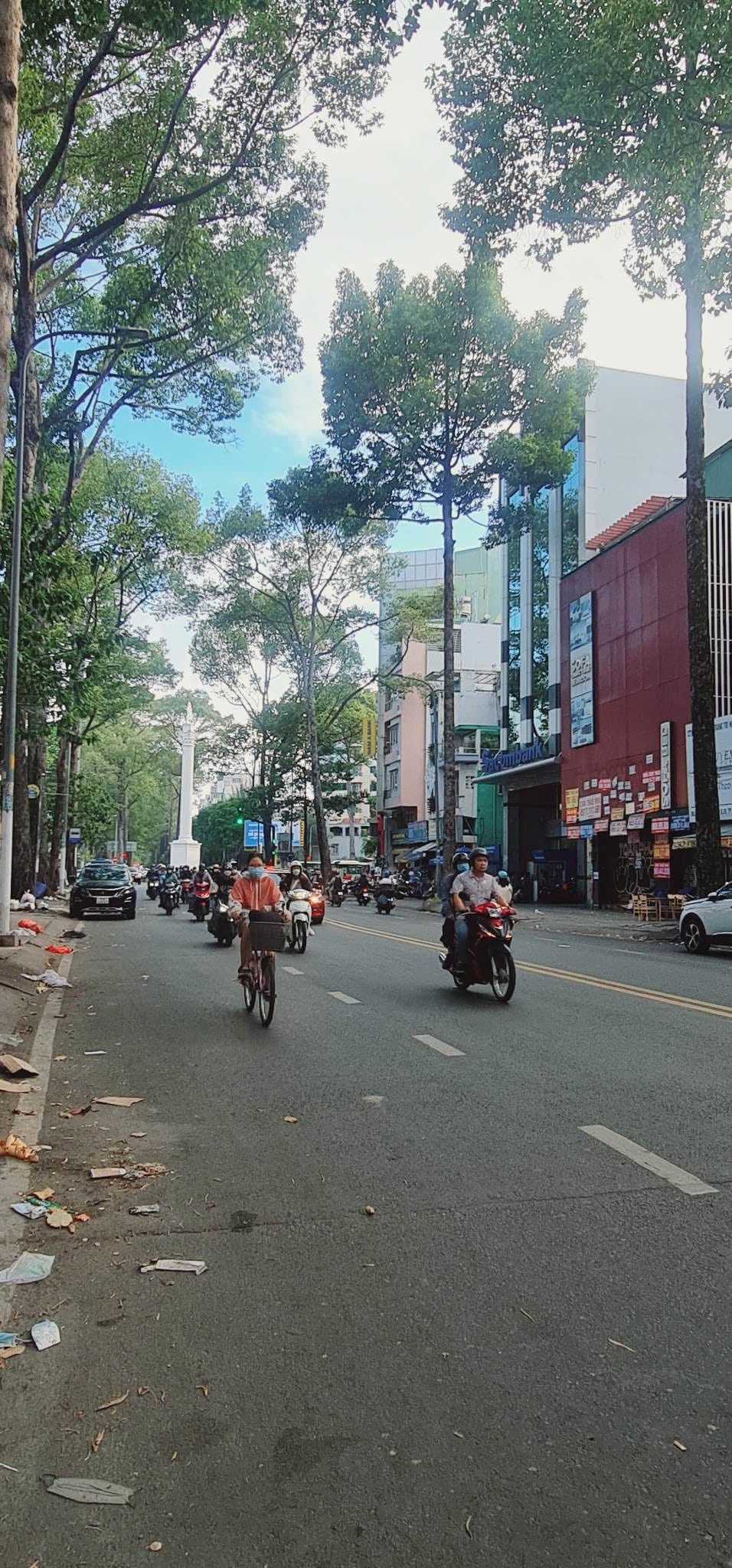 z5709770041871_c3c827f603aa7d1813aaabeefc520a06 (1)