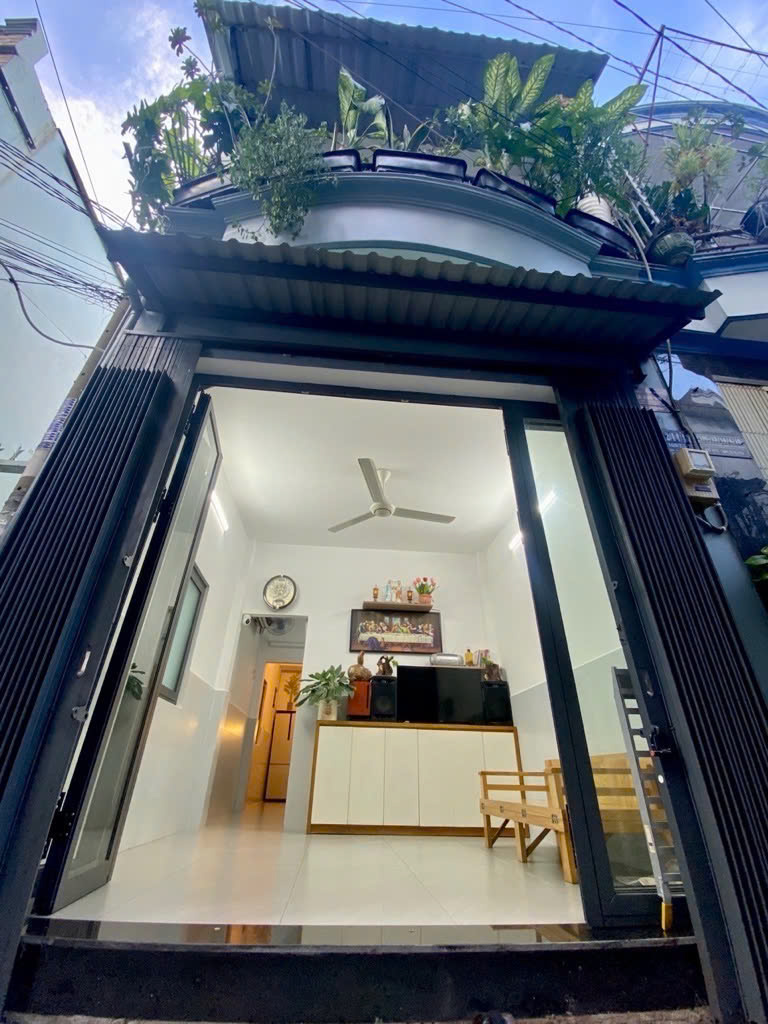 z5712251425383_084b154325016aae00a6f6cf0af54128