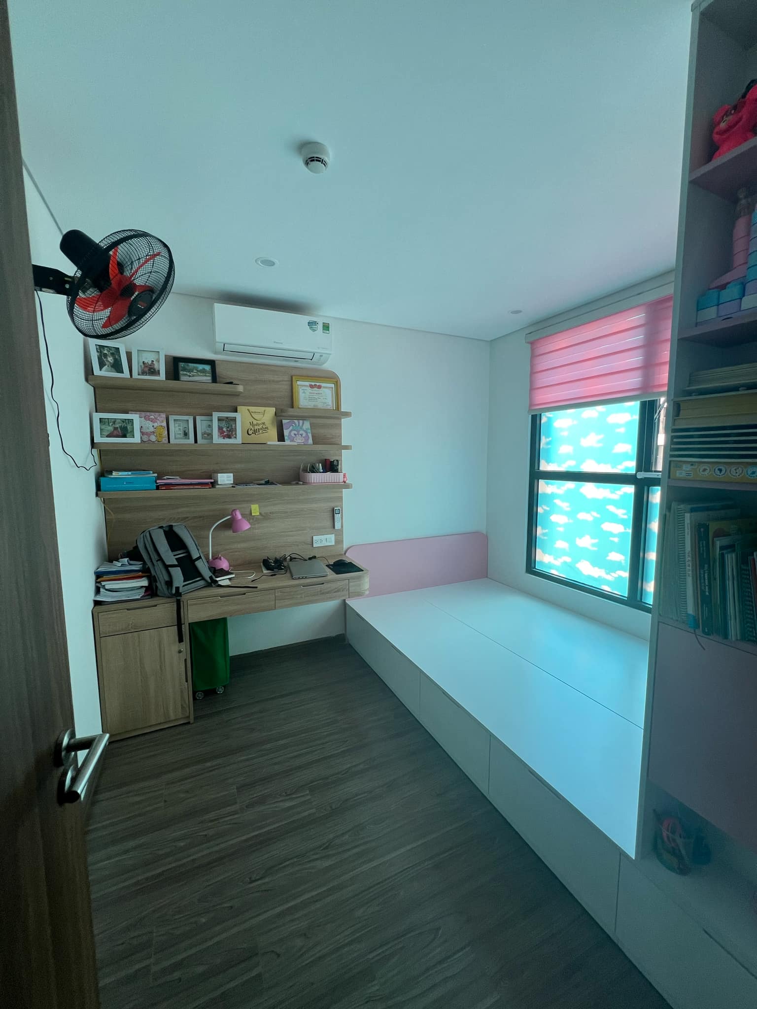 z5713770199567_812e1d70eb20467c993d62ffdb984239