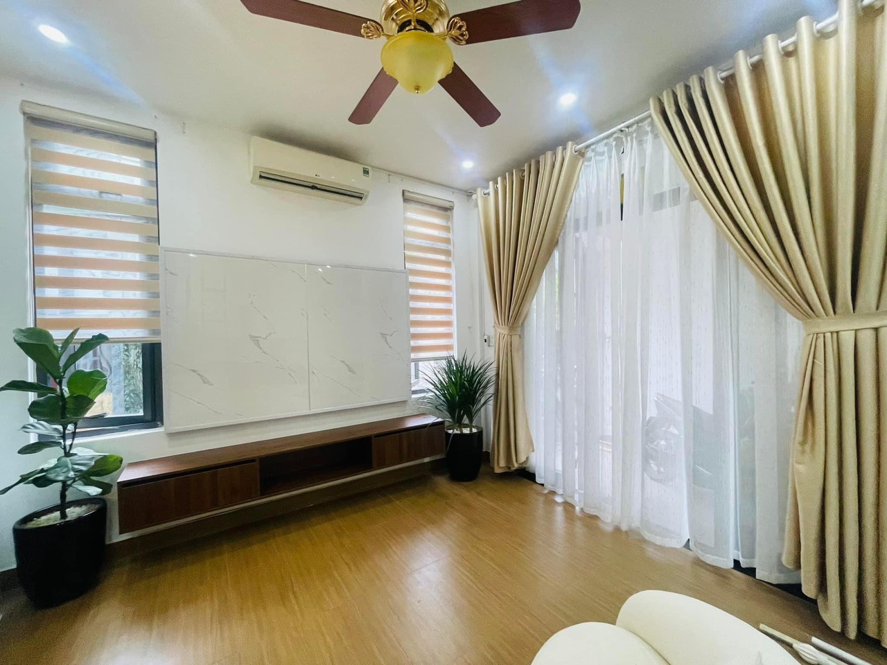 z5717009516628_eb7c7e24602dd33d58922d3fff2d8ba1